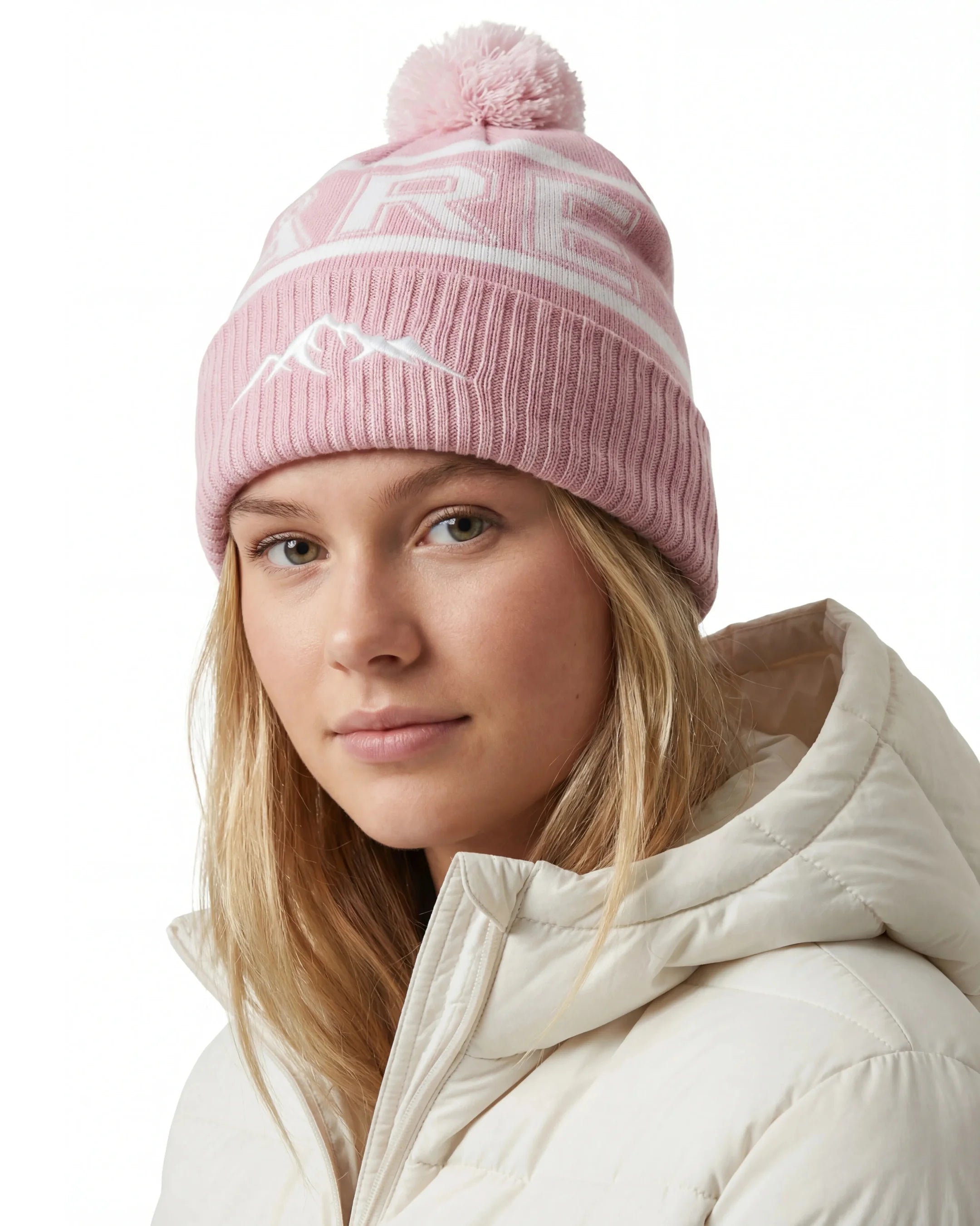 Rosa Åre Mössa med Tofs Modellbild