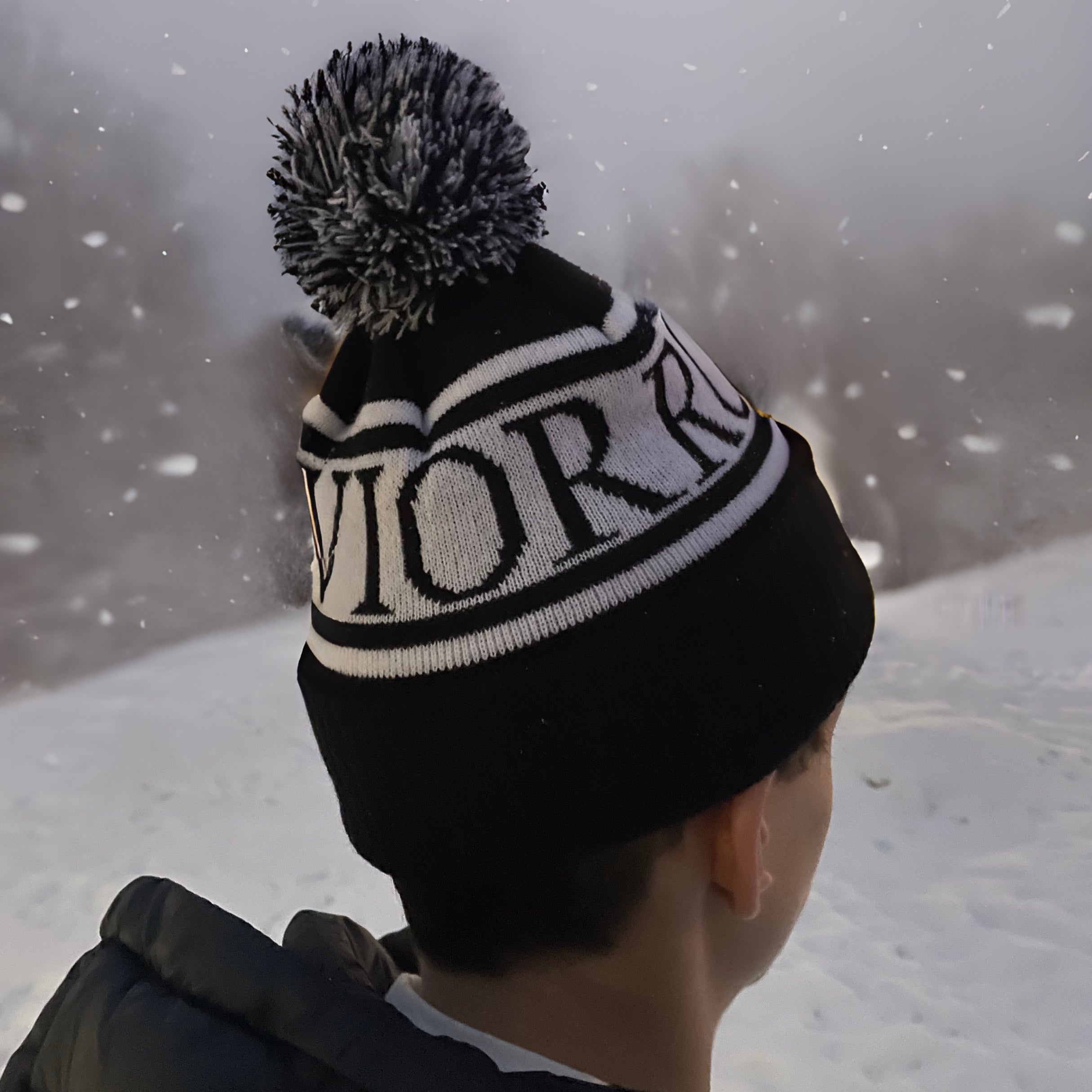 Stickad Mössa - Svart
