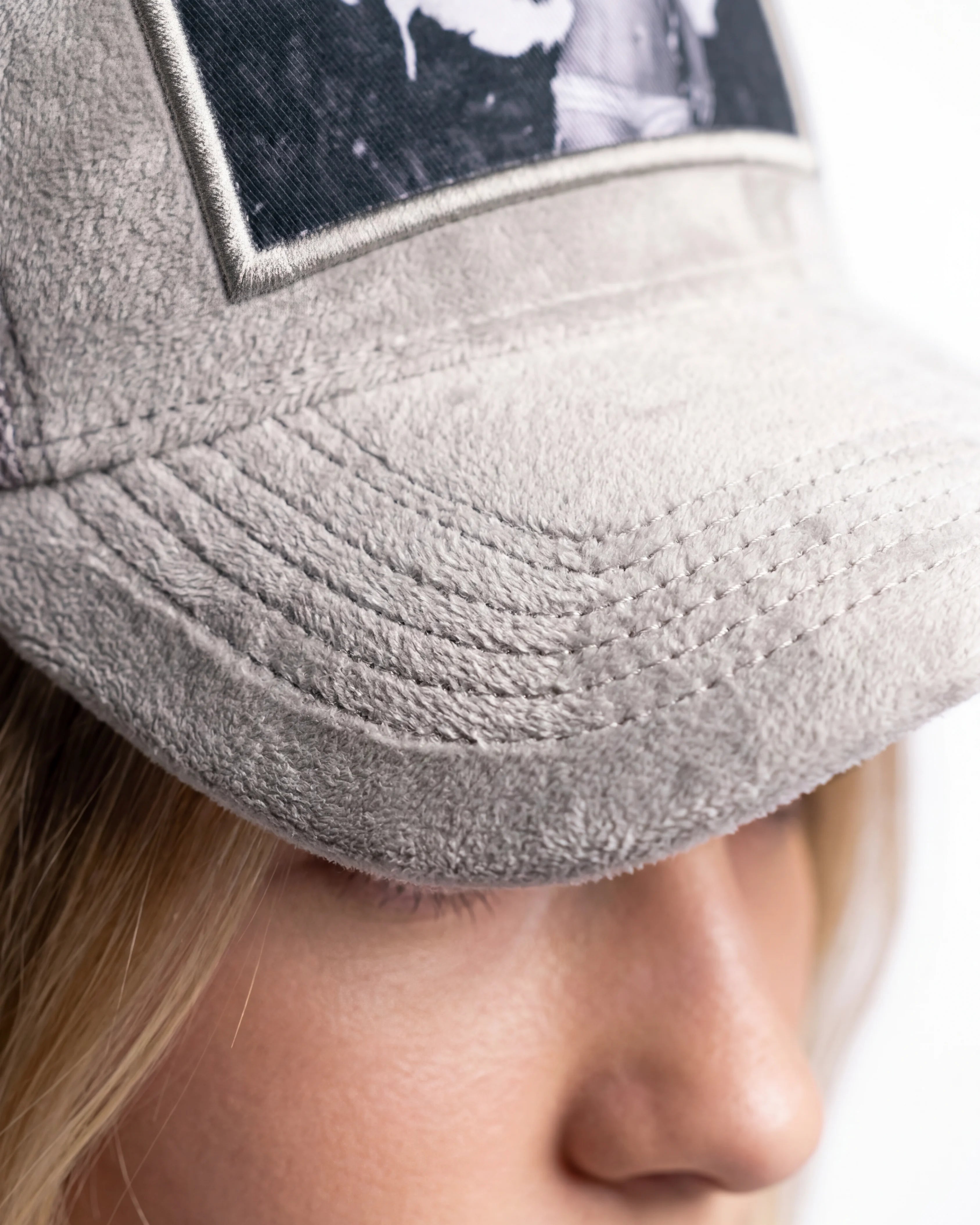 Adriana Lima Velvet Keps