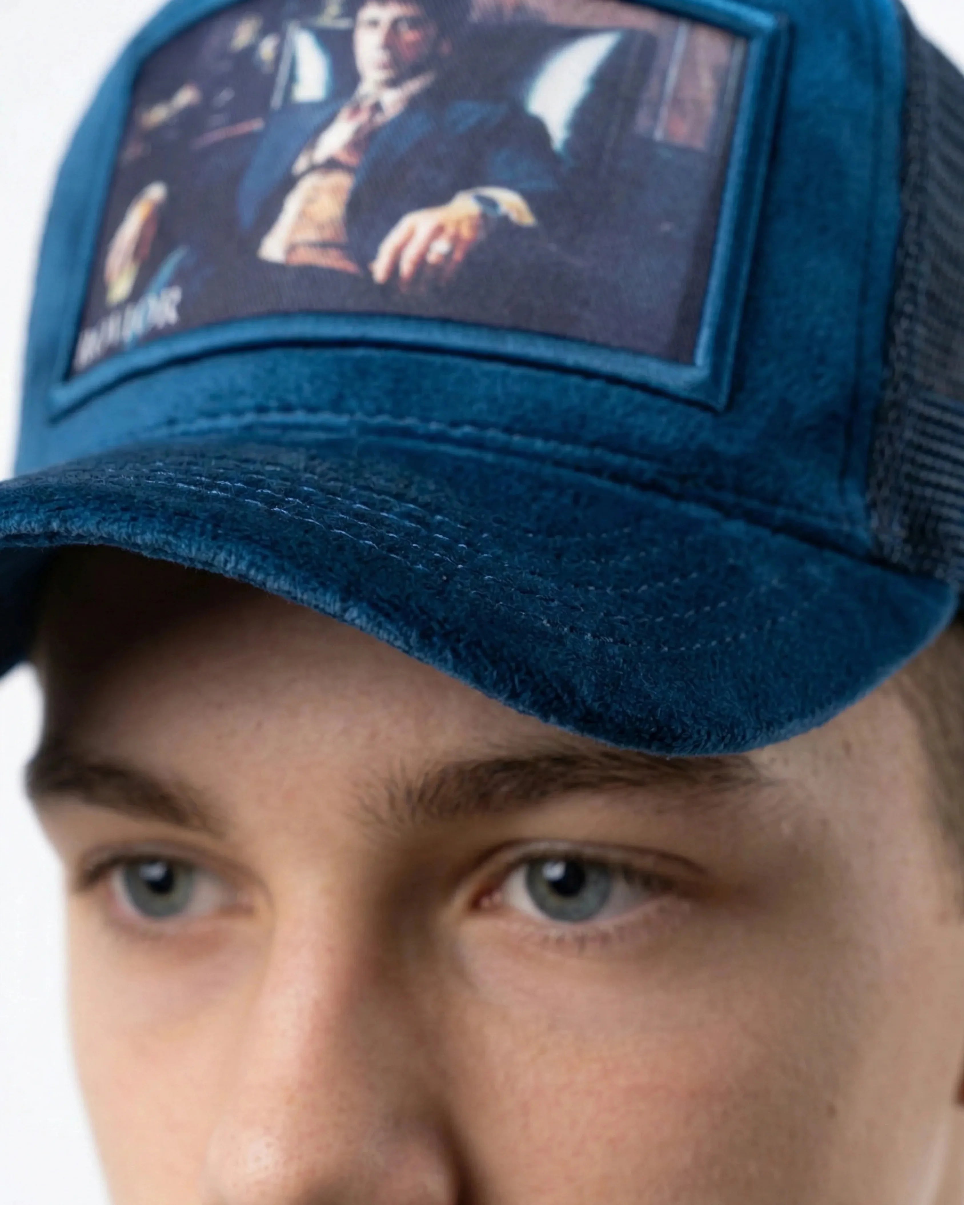 Tony Montana Velvet Keps Marinblå Närbild - Rovior